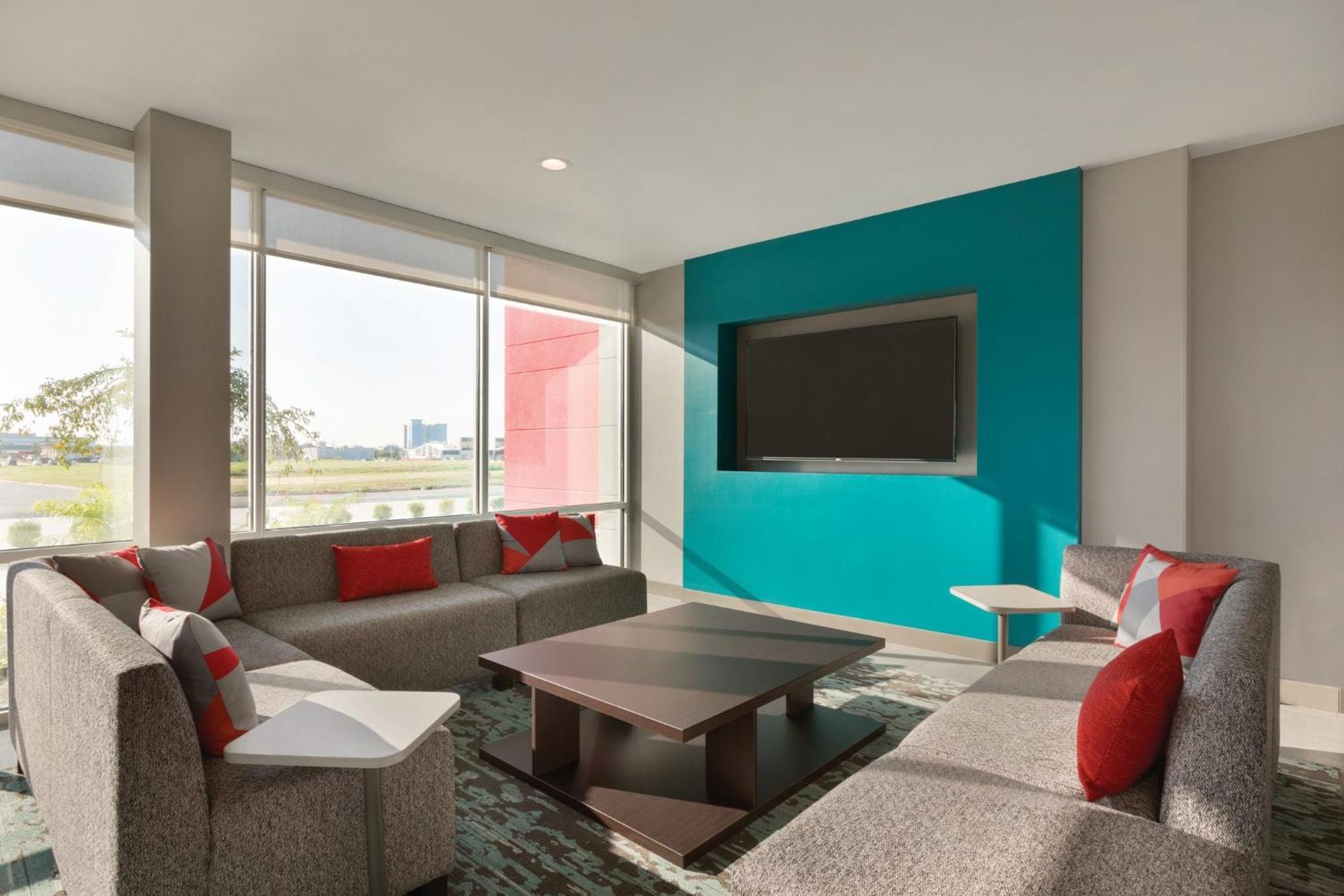 Hotel Avid Delton By Ihg